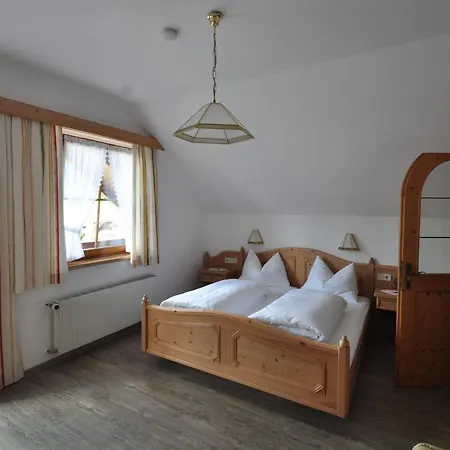 Glautschhof Guest house Weissensee