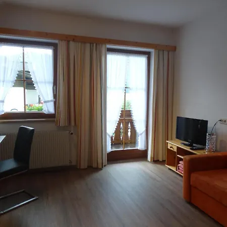 Glautschhof Guest house Weissensee
