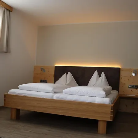Glautschhof Guest house *