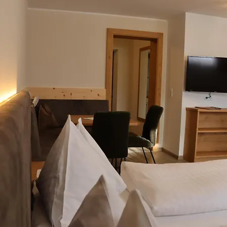 招待所 Glautschhof 魏森湖