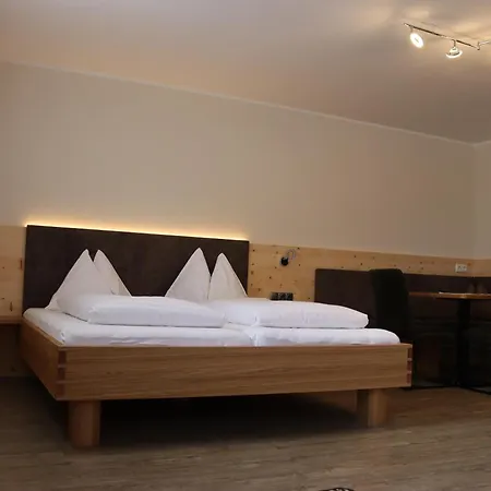 Glautschhof Guest house