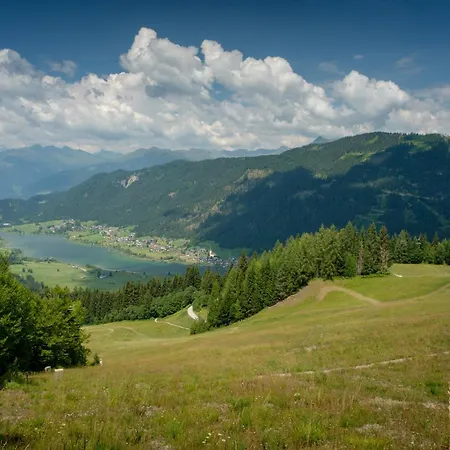 Glautschhof 3*