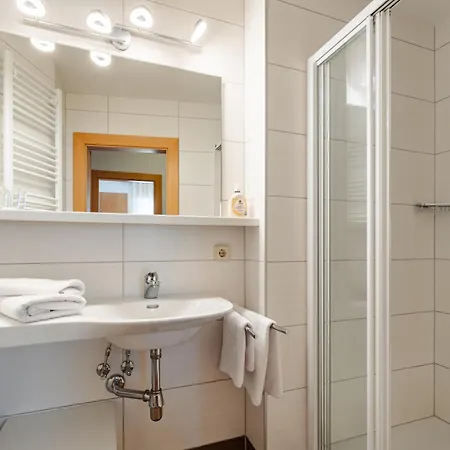 Glautschhof Konukevi 3*