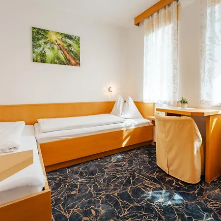 Glautschhof 3*