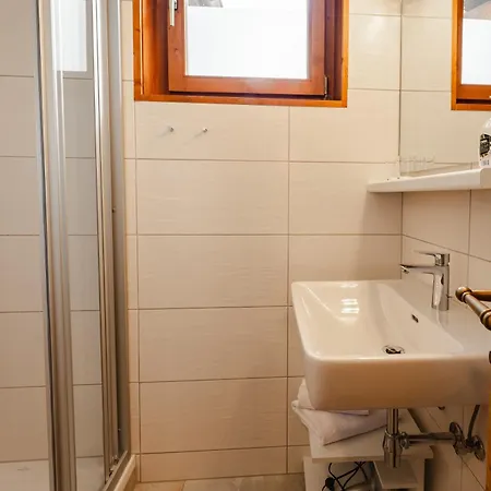 Konukevi Glautschhof 3*