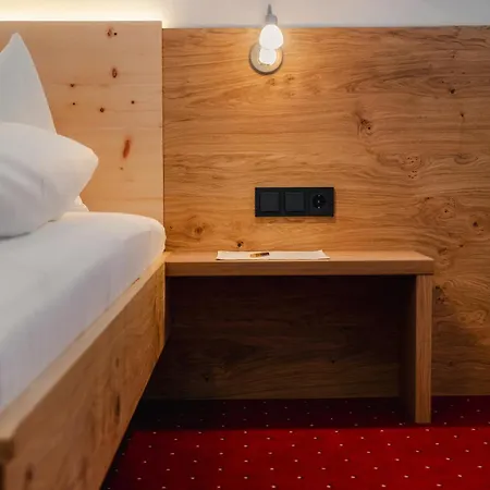 Glautschhof 3*