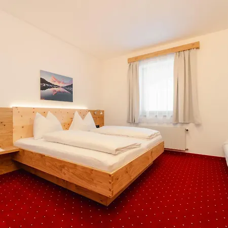 Konukevi Glautschhof 3*