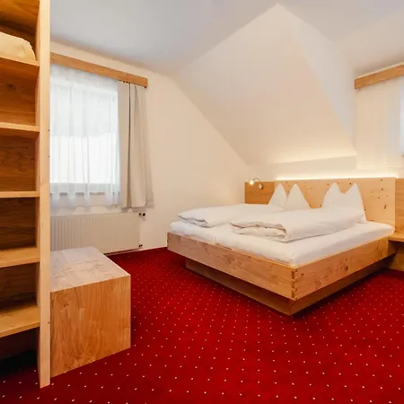 Glautschhof 3*